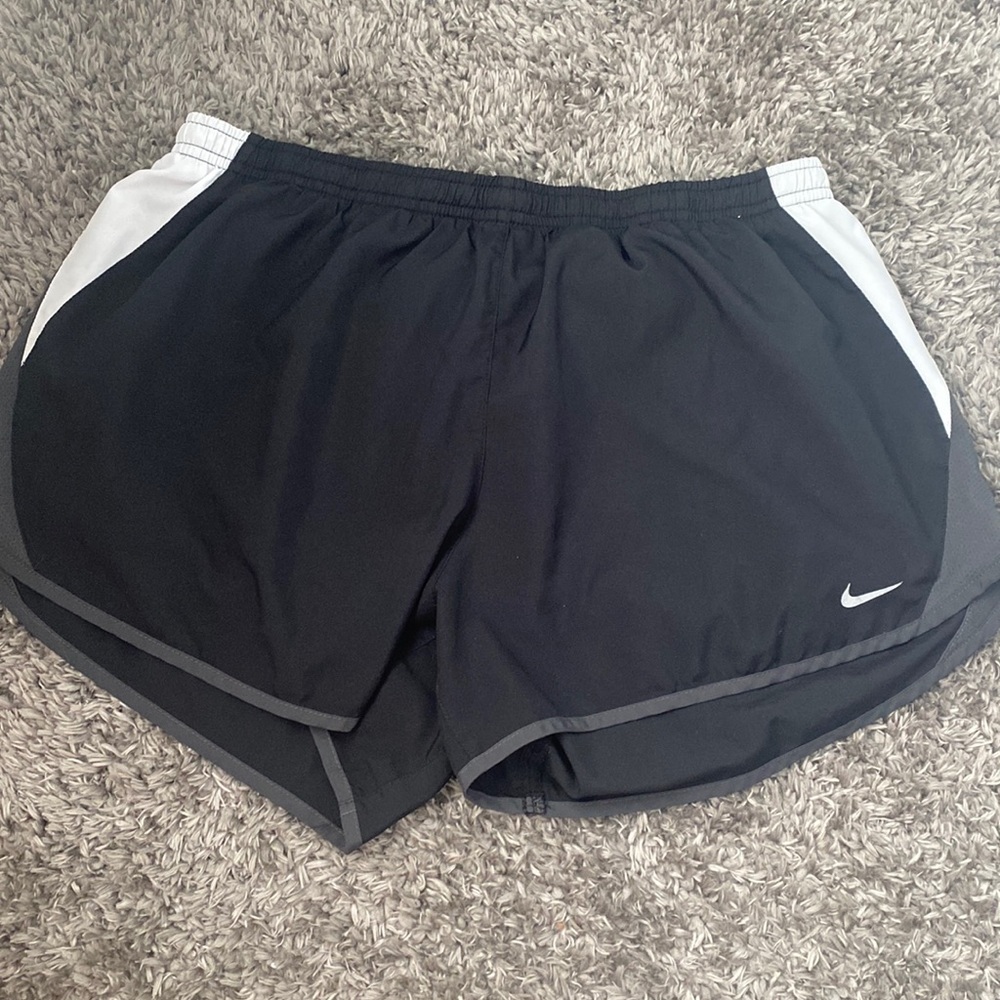womens nike shorts